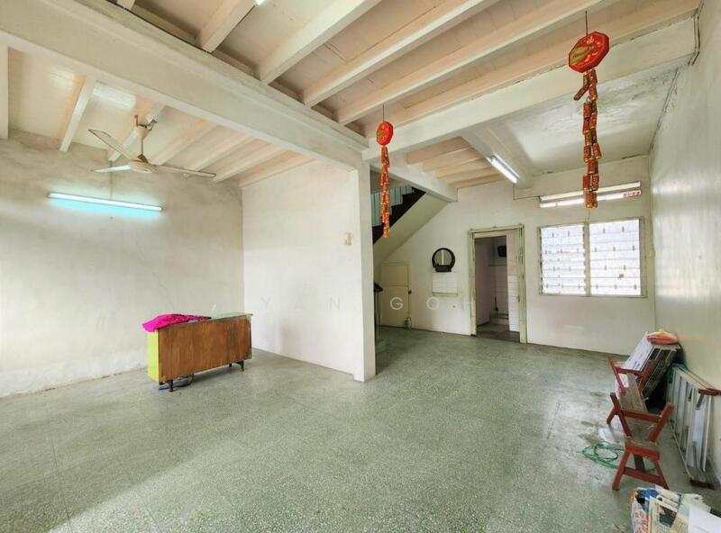 Terraced House for Sale in Island Glades (Jelutong) - Qyan Goh - Living Room - PropertyGuru.com.my