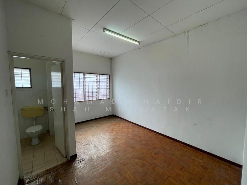 Rumah Teres untuk Dijual di Taman Pinggiran Senawang (Sungai Gadut) - Mohamad Khaidir Shah Md Razak - Bathroom - PropertyGuru.com.my