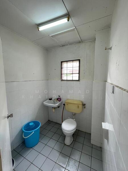 Rumah Teres untuk Dijual di Taman Pinggiran Senawang (Sungai Gadut) - Mohamad Khaidir Shah Md Razak - Bathroom - PropertyGuru.com.my