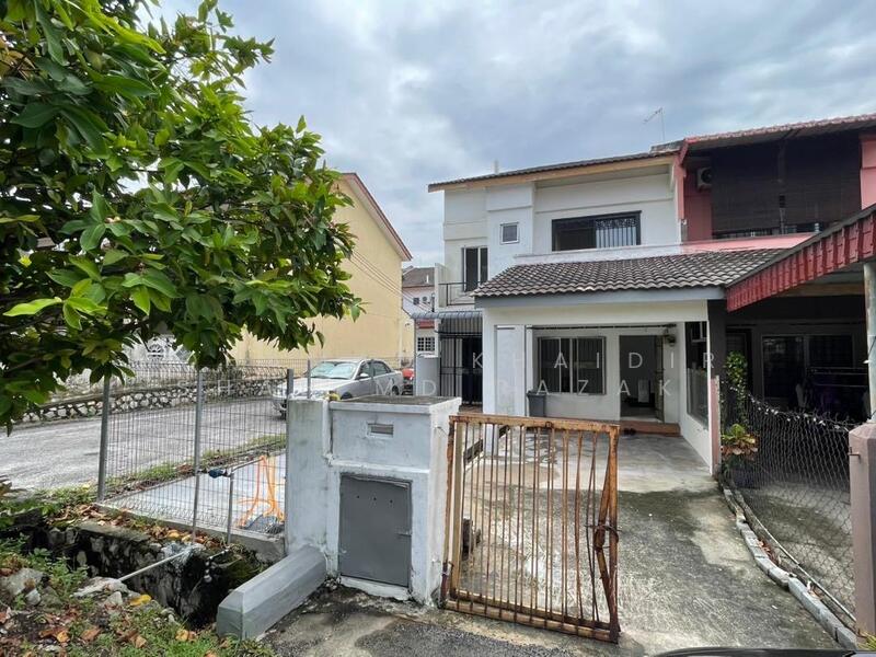 Rumah Teres untuk Dijual di Taman Pinggiran Senawang (Sungai Gadut) - Mohamad Khaidir Shah Md Razak - Exterior - PropertyGuru.com.my
