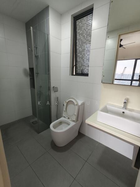 Servis Apartment untuk Dijual di Petalz Residences - Karl Lua - Bathroom - PropertyGuru.com.my