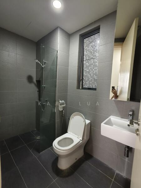 Servis Apartment untuk Dijual di Petalz Residences - Karl Lua - Bathroom - PropertyGuru.com.my
