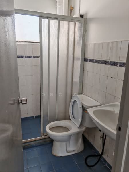 Apartment for Rent at Kenanga Apartments - Ong KK - Bathroom - PropertyGuru.com.my