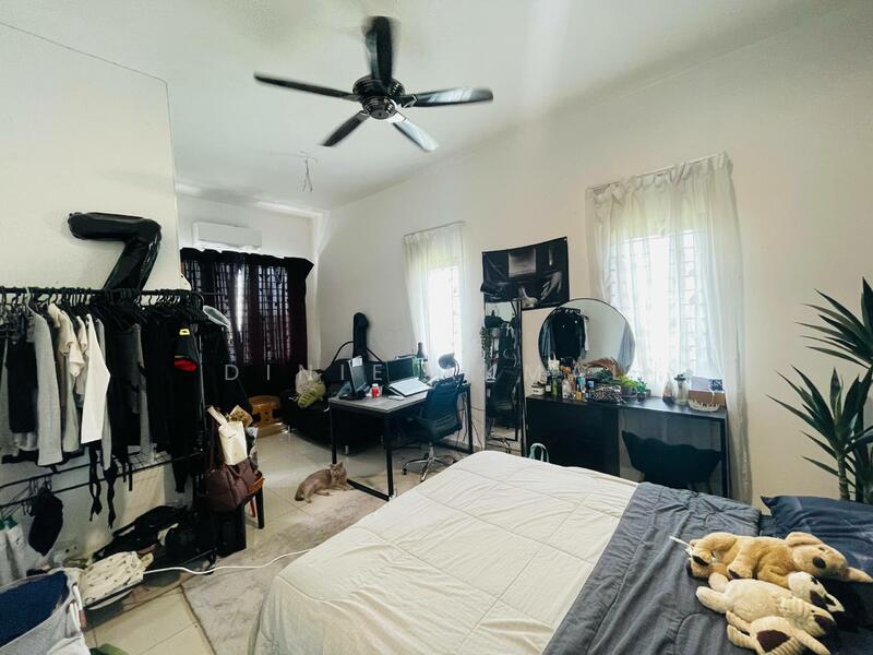 3-storey Terraced House for Sale in Setia Alam (Selangor) - Dinie Akmal - Bedroom - PropertyGuru.com.my