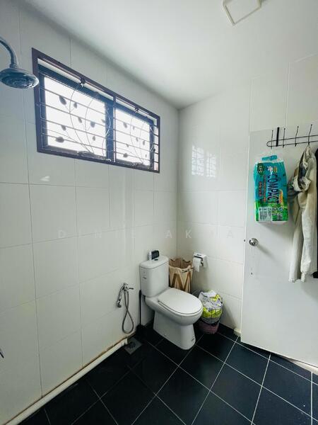 3-storey Terraced House for Sale in Setia Alam (Selangor) - Dinie Akmal - Bathroom - PropertyGuru.com.my