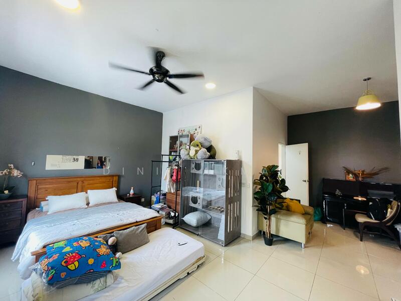 3-storey Terraced House for Sale in Setia Alam (Selangor) - Dinie Akmal - Bedroom - PropertyGuru.com.my