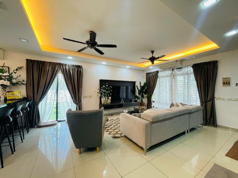 3-storey Terraced House for Sale in Setia Alam (Selangor) - Dinie Akmal - Living Room - PropertyGuru.com.my