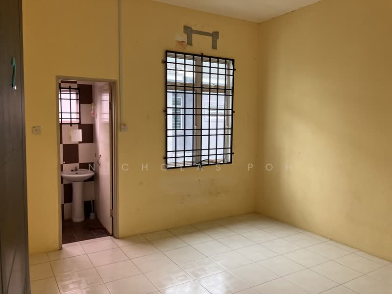 Rumah Teres 2-Tingkat untuk Disewa di Falim (Ipoh) - Nicholas Poh - Bathroom - PropertyGuru.com.my