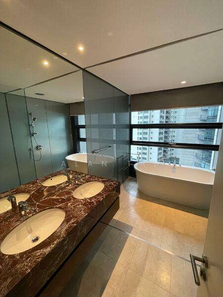 Kondominium untuk Dijual di Condominium @ The Troika - Alan Tai - Bathroom - PropertyGuru.com.my