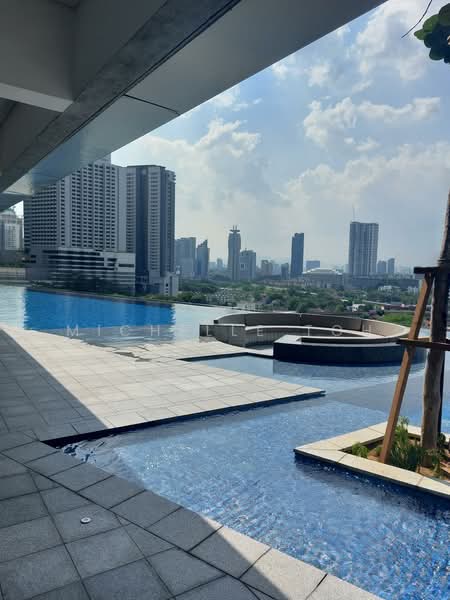 Service Suites @ Pavilion Embassy untuk Untuk Disewa - RM 5,400 /bulan, Mac 2026 - Pool - PropertyGuru.com.my