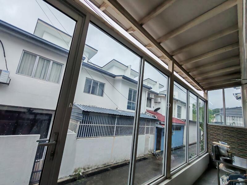 2-storey Terraced House for Sale in Bandar Seri Coalfields (Sungai Buloh) - Alicia Soo - Balcony - PropertyGuru.com.my