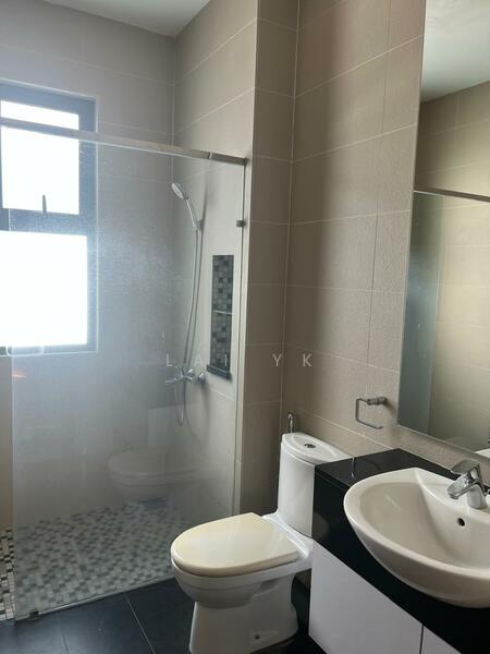 Rumah Teres untuk Dijual di Temasya Glenmarie (Glenmarie) - Lai YK - Bathroom - PropertyGuru.com.my