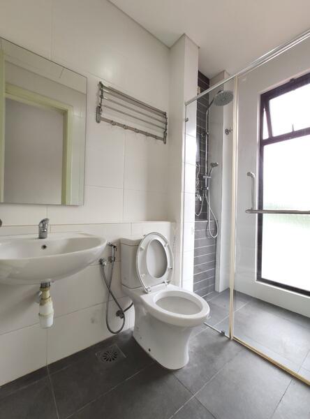 Rumah Teres untuk Dijual di Temasya Glenmarie (Glenmarie) - Lai YK - Bathroom - PropertyGuru.com.my