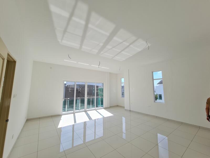 Rumah Banglo untuk Dijual di Taman Kota Permai (Bukit Mertajam) - Eric Lim - Living Room - PropertyGuru.com.my