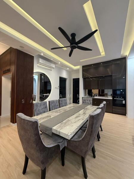 Ground/Level 1: Dining area