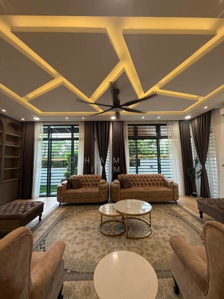 Ground/Level 1: Living area