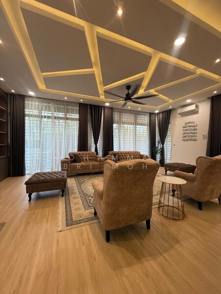 Ground/Level 1: Living area