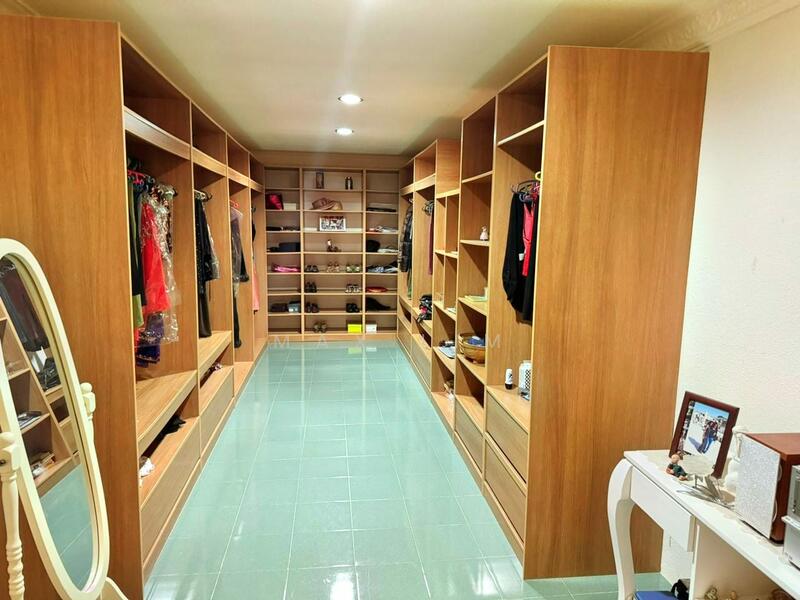 Closet
