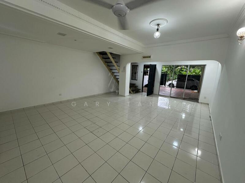 Terraced House for Sale in Taman Pakatan Jaya (Tambun) - Gary Tang - Living Room - PropertyGuru.com.my