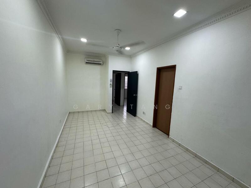Terraced House for Sale in Taman Pakatan Jaya (Tambun) - Gary Tang - Living Room - PropertyGuru.com.my