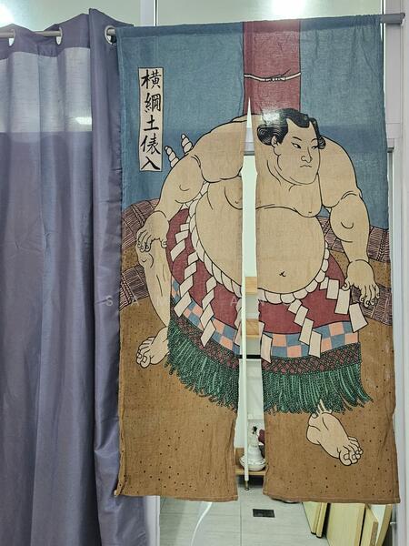 entrance to medium room