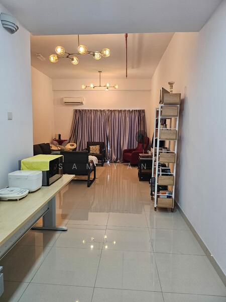 Living Room with dry kitchen