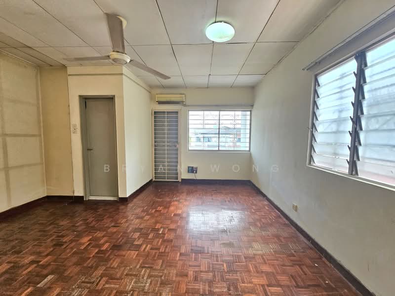 Rumah Teres 2 Tingkat untuk Dijual di Petaling Jaya (Selangor) - Bryan Wong - Living Room - PropertyGuru.com.my