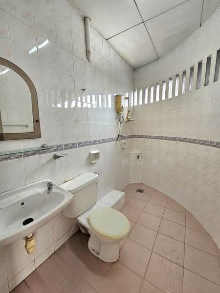 Rumah Teres 2 Tingkat untuk Dijual di Petaling Jaya (Selangor) - Bryan Wong - Bathroom - PropertyGuru.com.my
