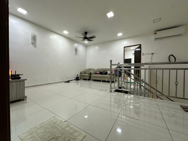 Bandar Bukit Tinggi 1 untuk Untuk Dijual - RM 750,000, Mac 2026 - Living Room - PropertyGuru.com.my