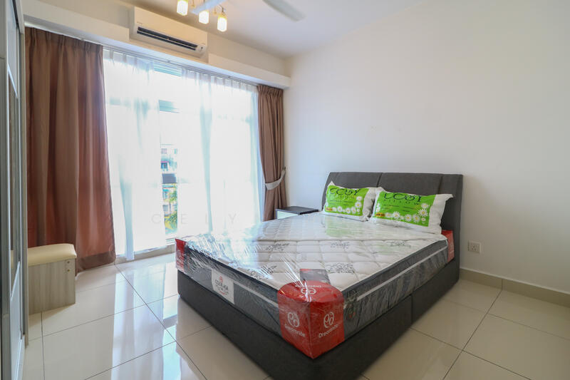 Bedroom With Aircond, Wardrobe & Dressin