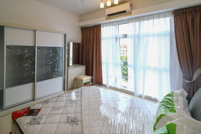 Bedroom With Aircond, Wardrobe & Dressin