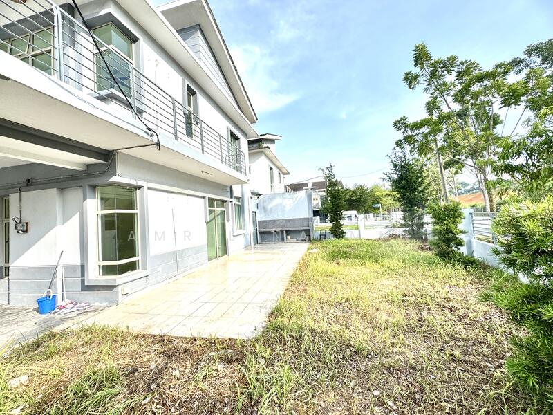 Semi-Detached House for Sale in Bandar Saujana Putra (Tanjong Duabelas) - Amril Najmin - Exterior - PropertyGuru.com.my