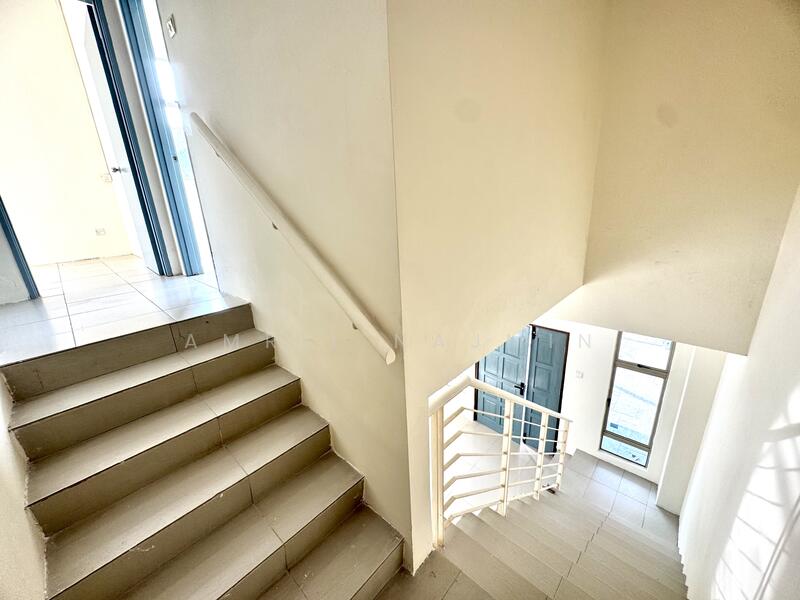 Semi-Detached House for Sale in Bandar Saujana Putra (Tanjong Duabelas) - Amril Najmin - PropertyGuru.com.my