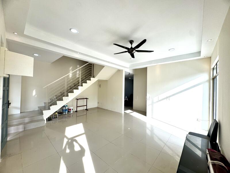 Semi-Detached House for Sale in Bandar Saujana Putra (Tanjong Duabelas) - Amril Najmin - PropertyGuru.com.my