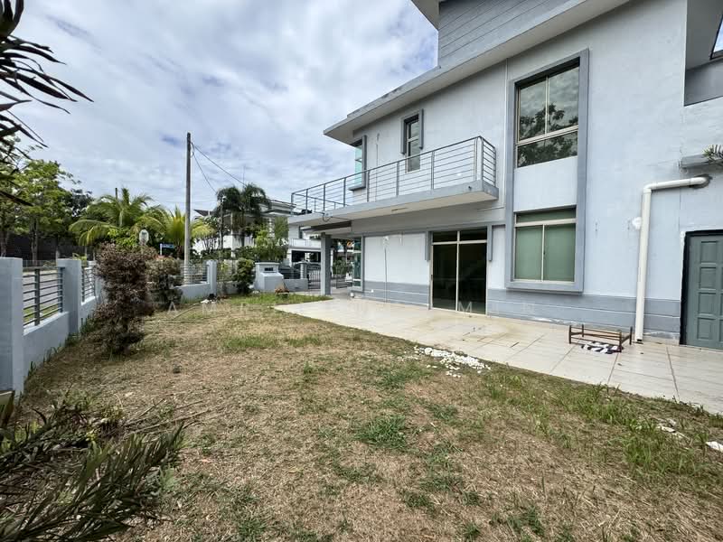 Semi-Detached House for Sale in Bandar Saujana Putra (Tanjong Duabelas) - Amril Najmin - Exterior - PropertyGuru.com.my