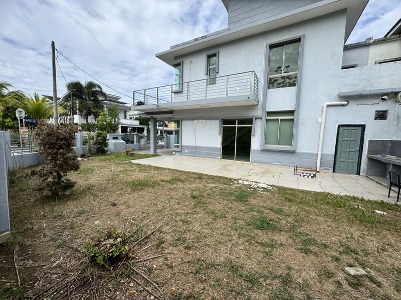 Semi-Detached House for Sale in Bandar Saujana Putra (Tanjong Duabelas) - Amril Najmin - Exterior - PropertyGuru.com.my