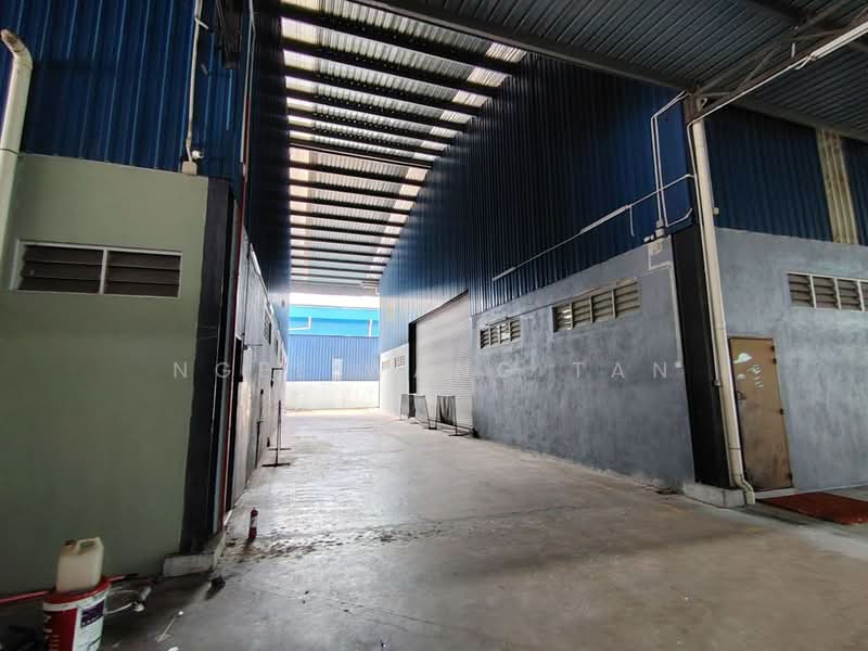 Warehouse for Rent in Taman Perindustrian Krubong (Krubong) - Ngee Wang Tan - Corridor - PropertyGuru.com.my