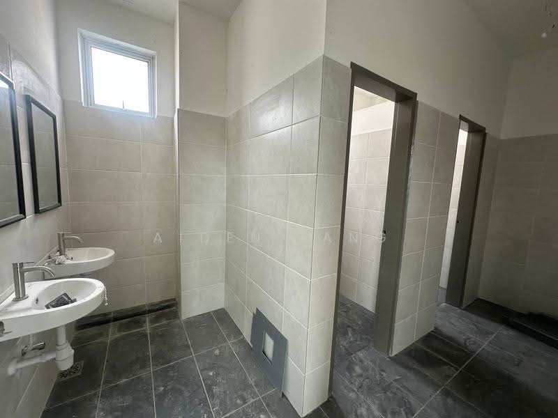 Factory for Sale in Skudai (Johor) - Aiden Tang - Bathroom - PropertyGuru.com.my