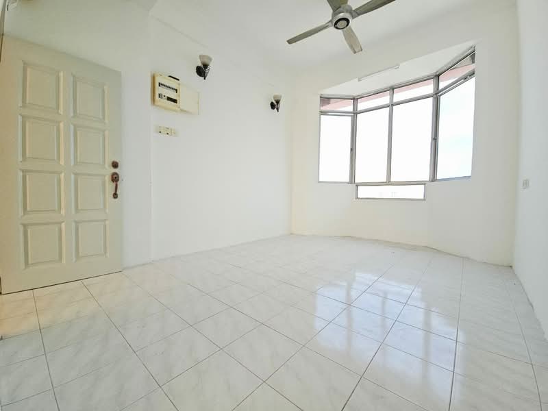 Pangsapuri untuk Dijual di Kingfisher Series - Eugene Tung - Living Room - PropertyGuru.com.my
