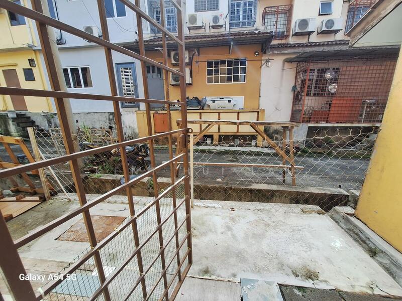 2-storey Terraced House for Sale in Seri Kembangan (Selangor) - KENT HUI LAU - PropertyGuru.com.my