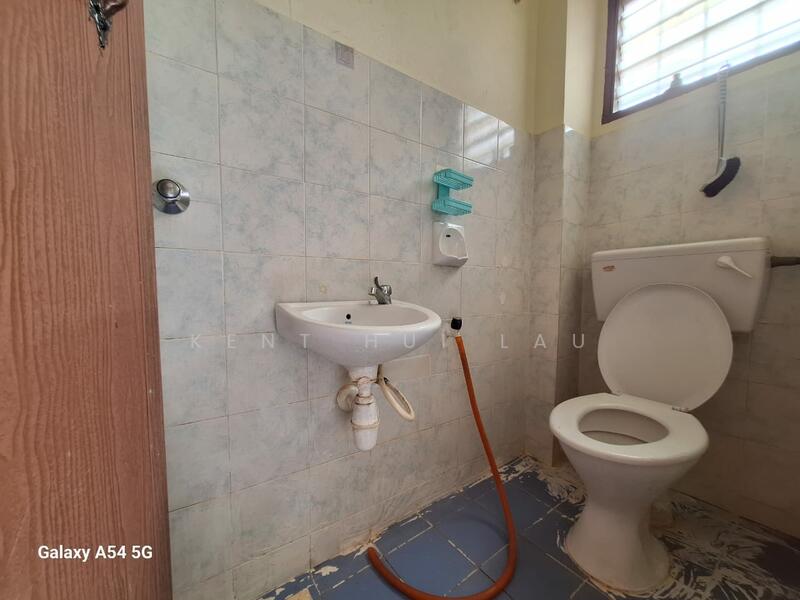 2-storey Terraced House for Sale in Seri Kembangan (Selangor) - KENT HUI LAU - Bathroom - PropertyGuru.com.my