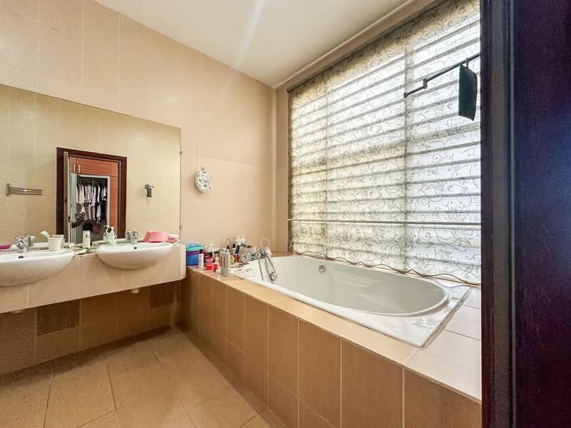 Kemuning Residence untuk Untuk Dijual - RM 1,490,000, Mac 2026 - Bathroom - PropertyGuru.com.my