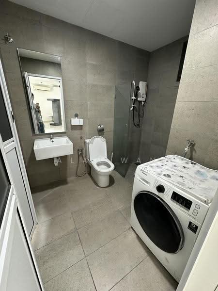 Kediaman Servis untuk Disewa di Kenwingston Square Garden - Alan Wan - Bathroom - PropertyGuru.com.my