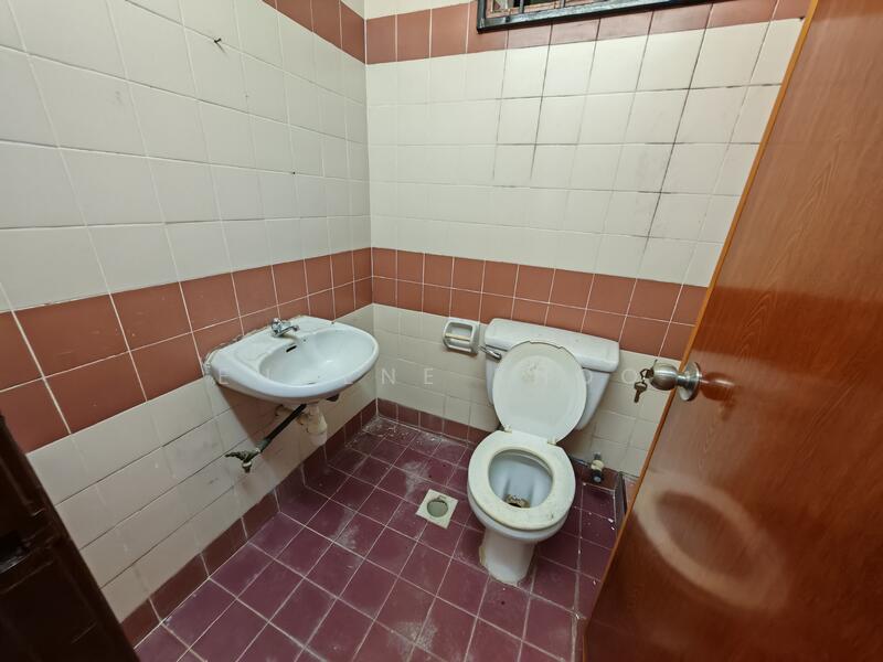 2-storey Terraced House for Rent in Taman Mount Austin (Tebrau) - Eugene Khoo - Bathroom - PropertyGuru.com.my