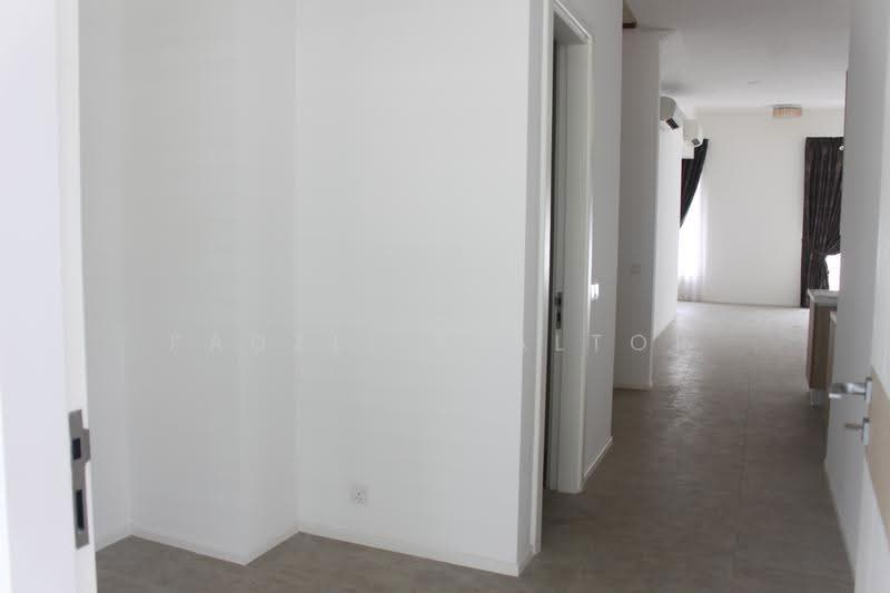 Rumah Teres 3-Tingkat untuk Dijual di Seri Kembangan (Selangor) - Fadzli Realtor - Corridor - PropertyGuru.com.my