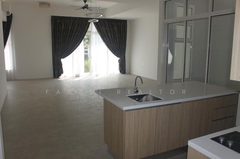 Rumah Teres 3-Tingkat untuk Dijual di Seri Kembangan (Selangor) - Fadzli Realtor - Kitchen - PropertyGuru.com.my