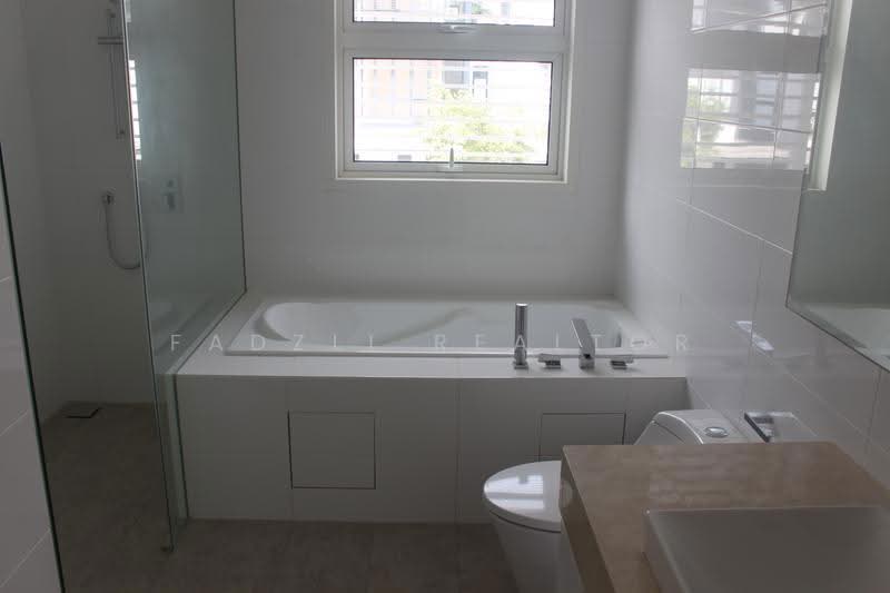 Rumah Teres 3-Tingkat untuk Dijual di Seri Kembangan (Selangor) - Fadzli Realtor - Bathroom - PropertyGuru.com.my