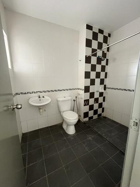 2-storey Terraced House for Sale in Shah Alam (Selangor) - Chloe Wai - Bathroom - PropertyGuru.com.my