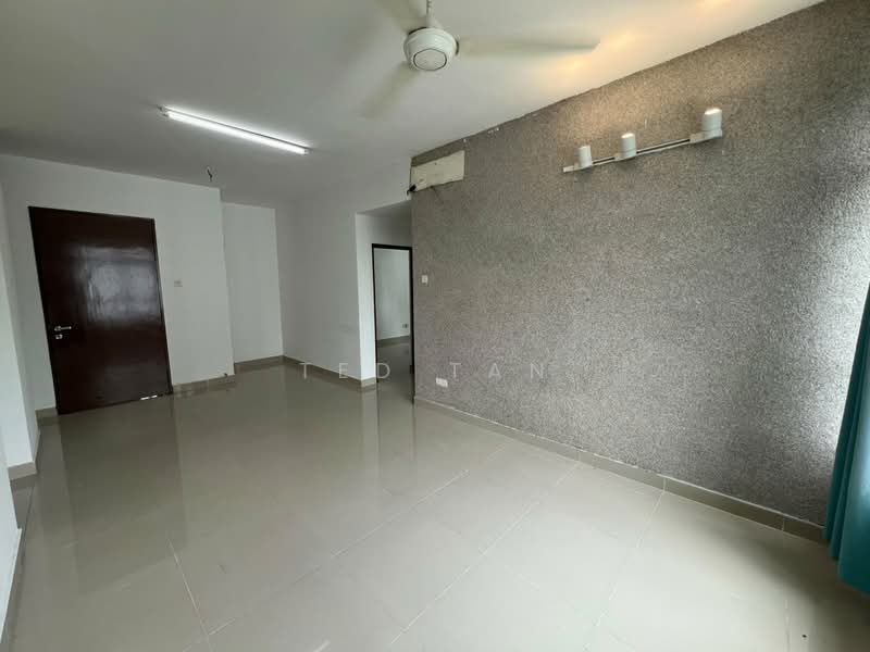 Kondominium untuk Dijual di All Seasons Park - Ted Tan - Living Room - PropertyGuru.com.my