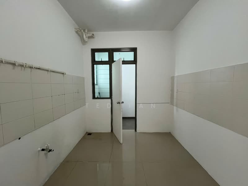 Kondominium untuk Dijual di All Seasons Park - Ted Tan - Kitchen - PropertyGuru.com.my